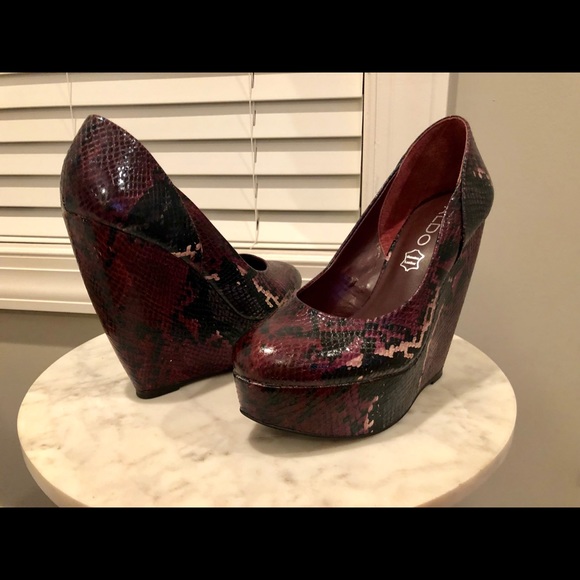 Aldo Purple Python Platform Wedges - Picture 1 of 2